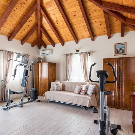 Luxurious Villa In Selca With Pool Εξωτερικό φωτογραφία