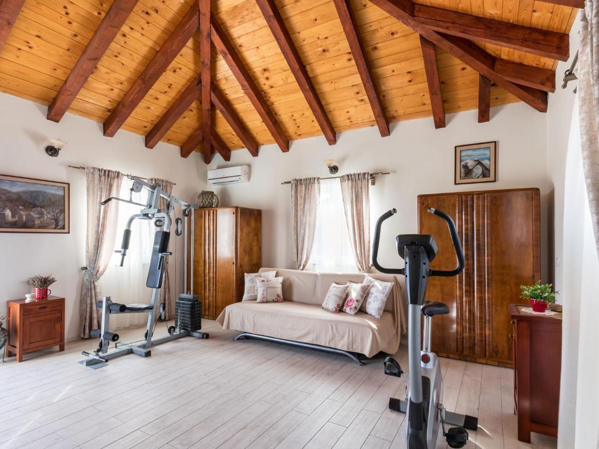 Luxurious Villa In Selca With Pool Εξωτερικό φωτογραφία