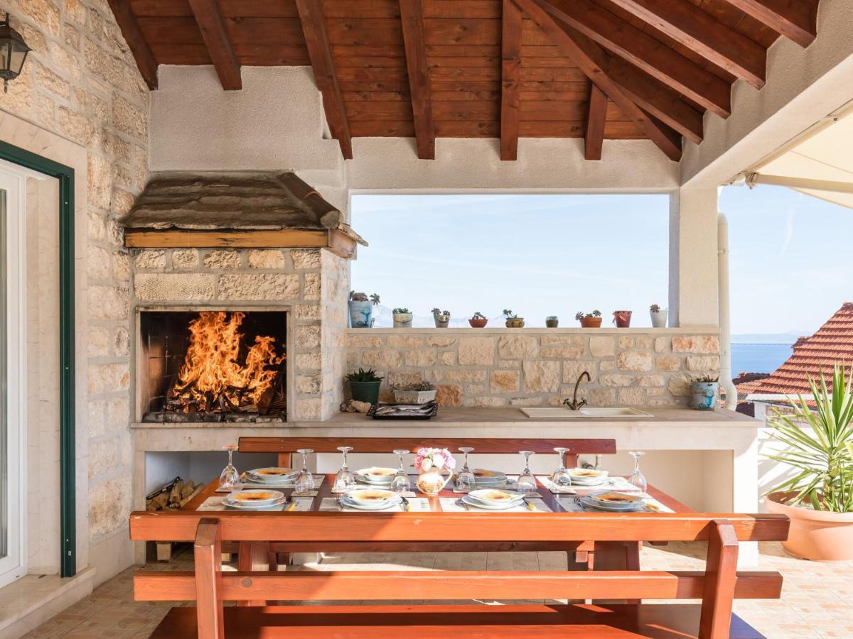 Luxurious Villa In Selca With Pool Εξωτερικό φωτογραφία